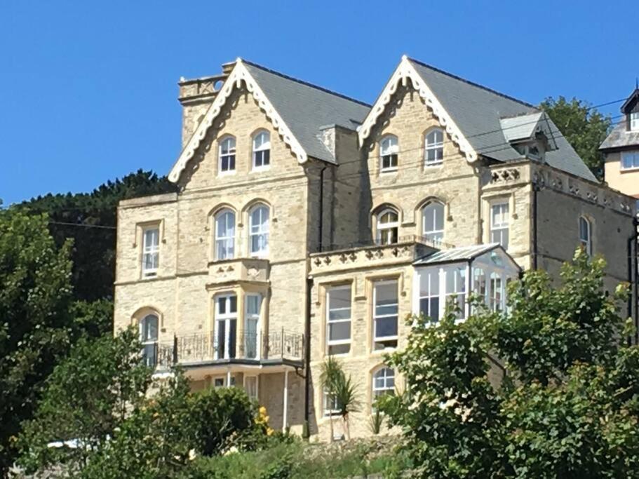 Merlin Court 伊尔弗勒科姆 外观 照片